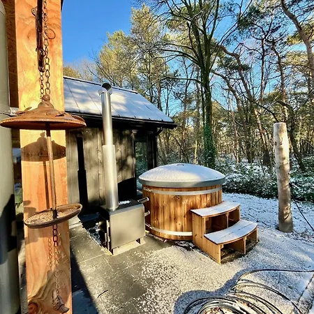 Wellness In The Woods - 4p Tinyhouse Met Prive Sauna & Hottub 木屋 *
