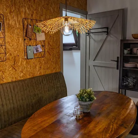 Wellness In The Woods - 4p Tinyhouse Met Prive Sauna & Hottub 木屋 迪森