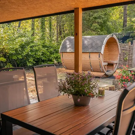 Wellness In The Woods - 4p Tinyhouse Met Prive Sauna & Hottub Horská chata Diessen